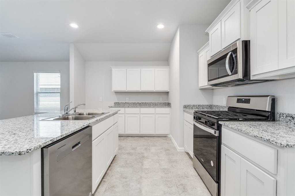 5812 Harvey Gap Ln - Photo 7 of 36