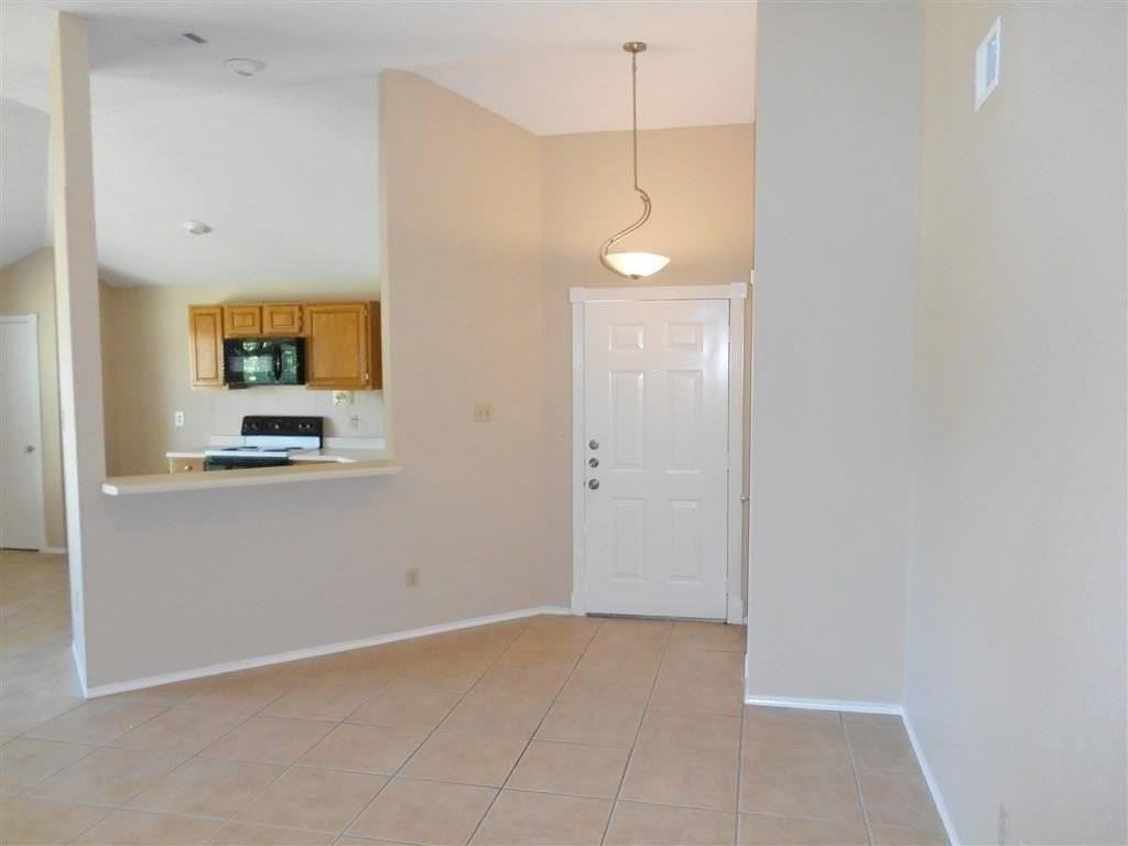 10116 Bugle Dr - Photo 4 of 12