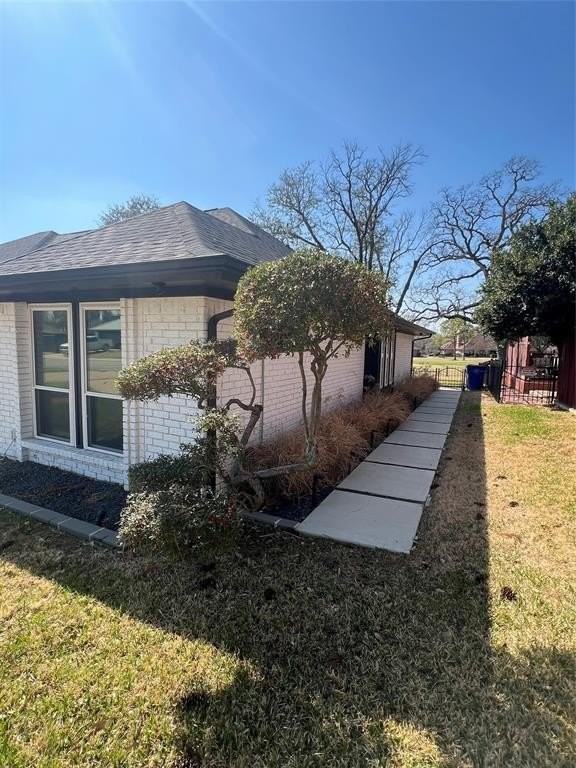 1007 Kingston Dr - Photo 3 of 23