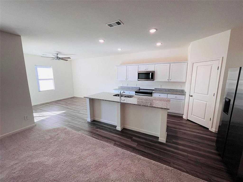 743 Camden Dr - Photo 2 of 15