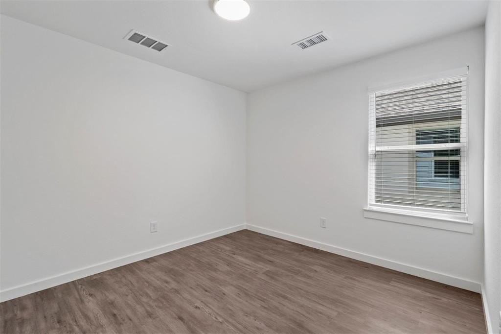 719 E Maple Row - Photo 7 of 17