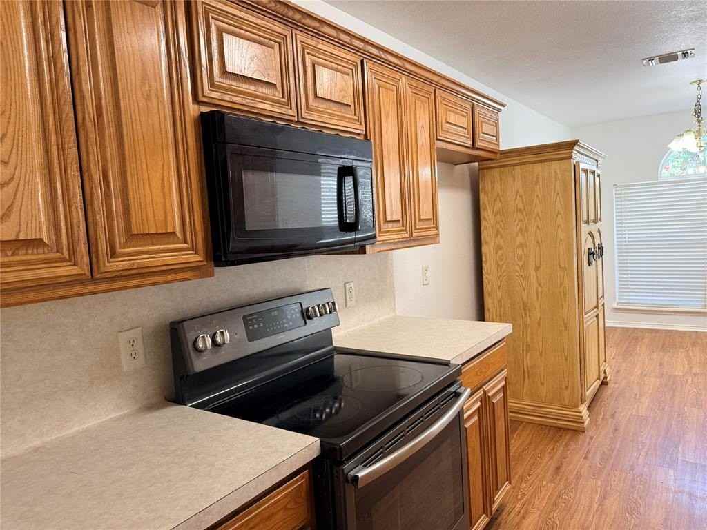 4305 Hayes - Photo 3 of 21