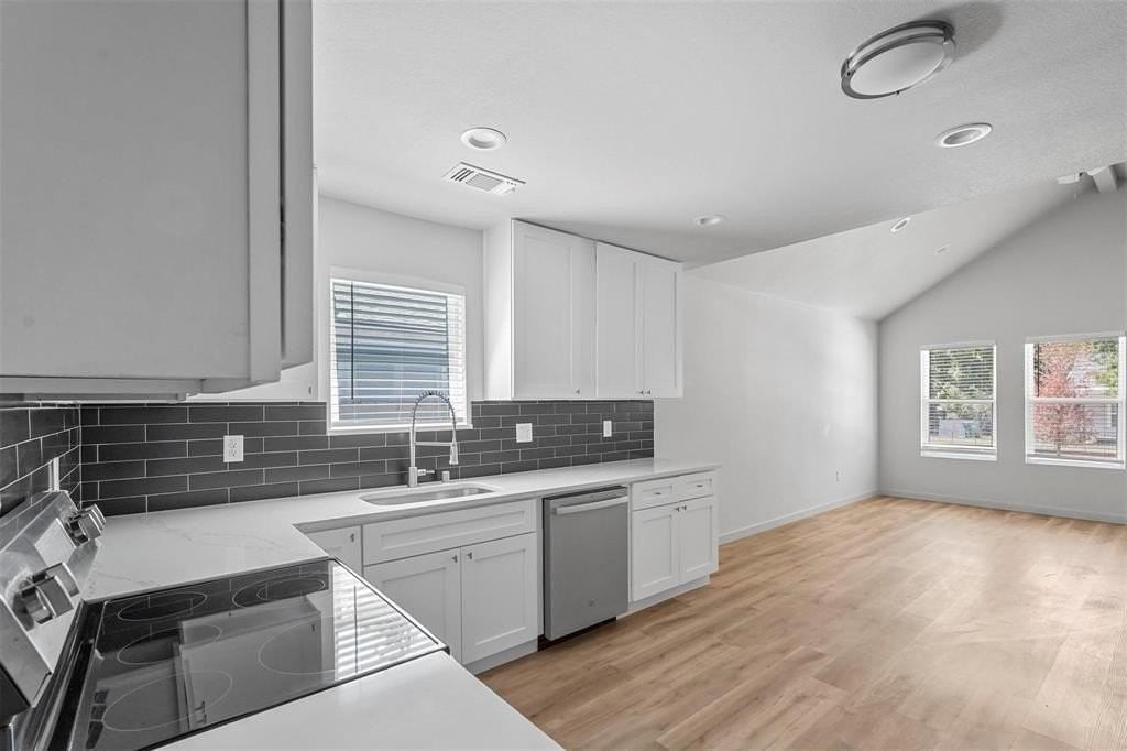 413 S Willow St - Photo 6 of 20