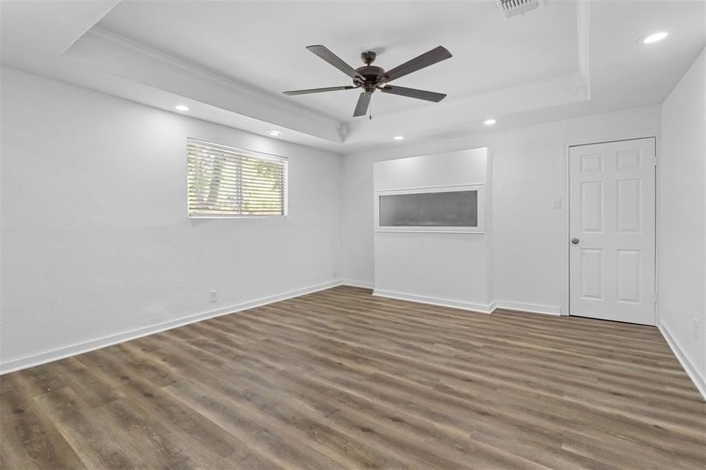 324 N Andrews Ave - Photo 6 of 14