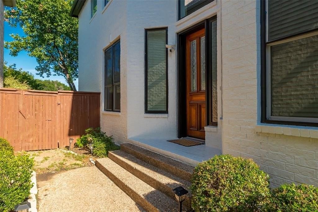 2814 Waterford Dr - Photo 2 of 28