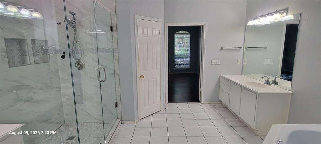 2328 Hunters Run Dr - Photo 2 of 33