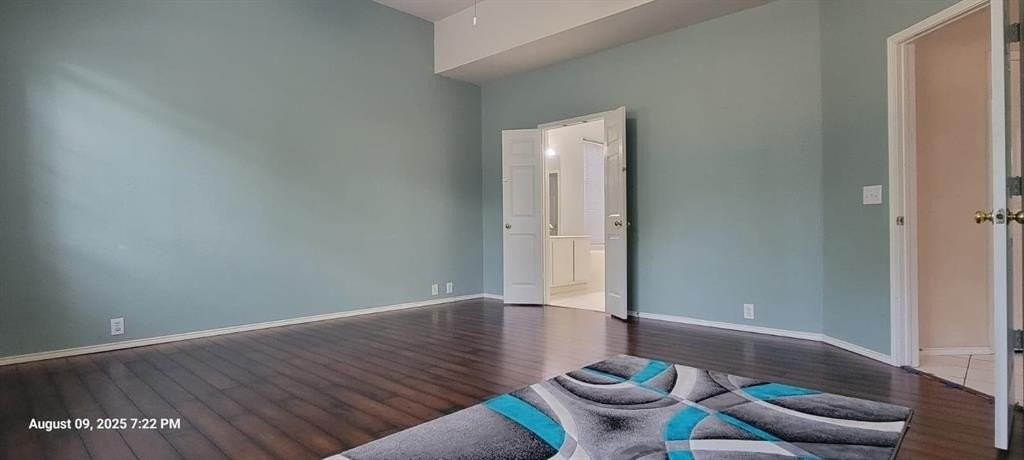 2328 Hunters Run Dr - Photo 5 of 33