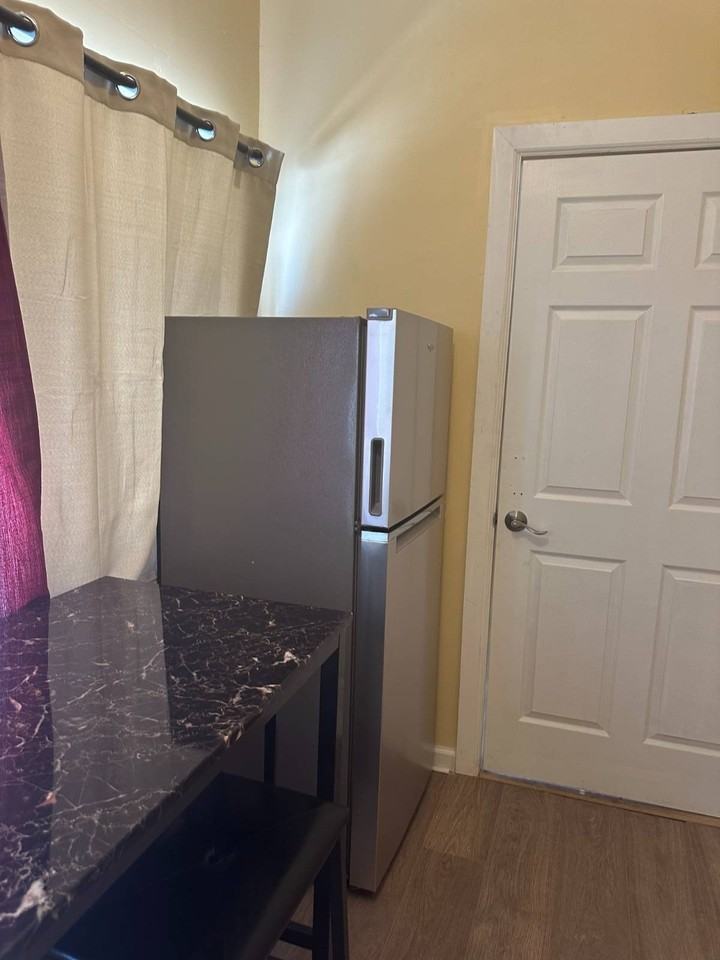 1146 E 35th St #1 - Photo 3 of 10