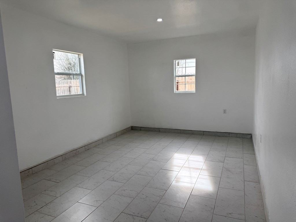 1910 E California Ave - Photo 7 of 10