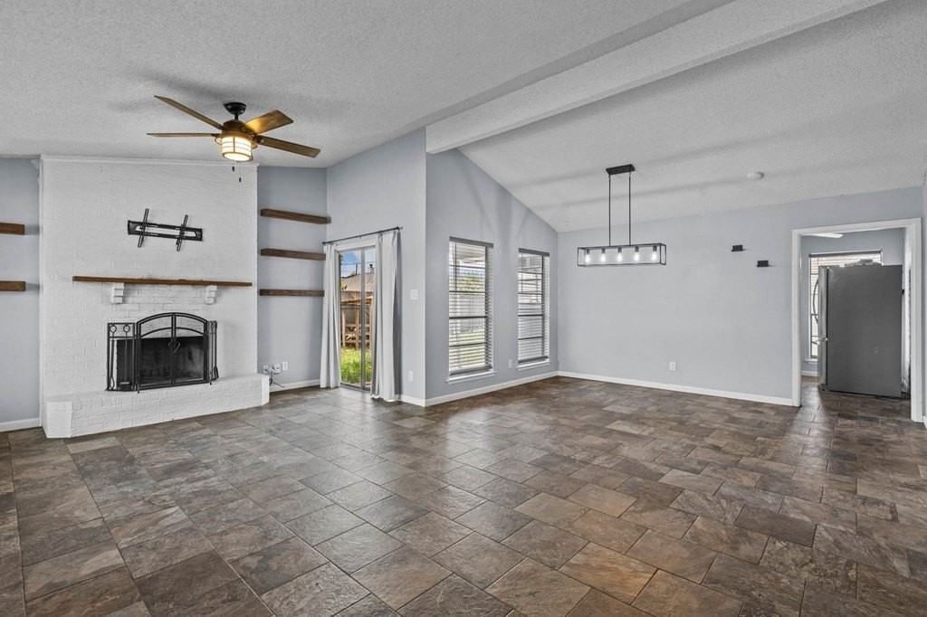 5116 Canadian Ave - Photo 4 of 22