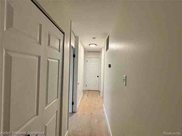 20436 Washburn St - Photo 5 of 10