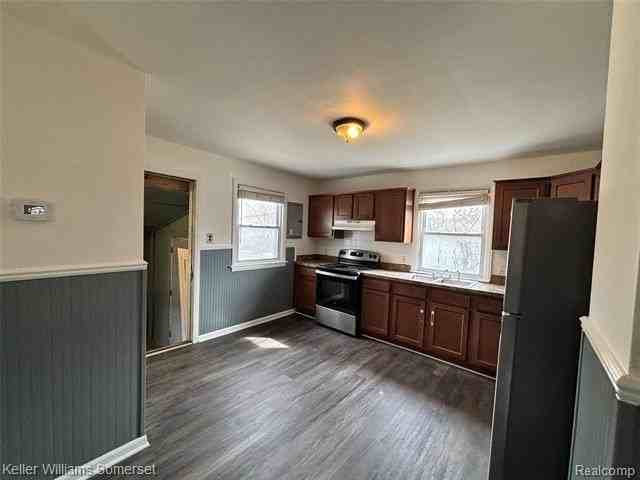 13425 Georgiana Ave - Photo 4 of 10