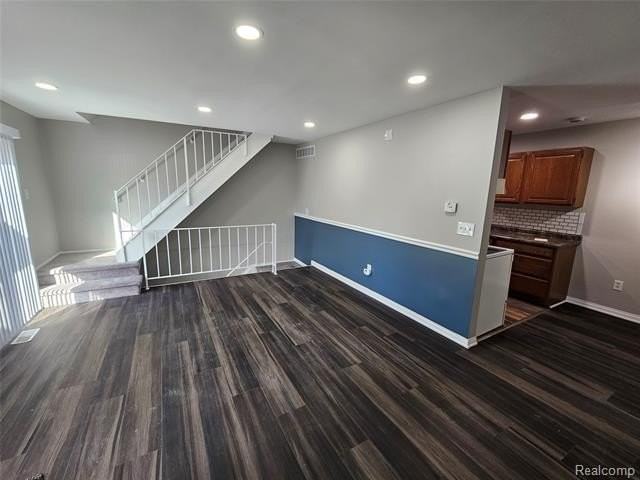 28219 Raleigh Crescent Dr - Photo 3 of 17