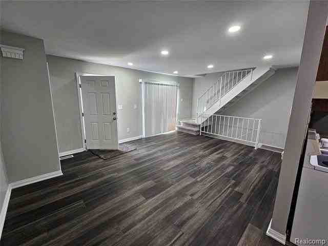 28219 Raleigh Crescent Dr - Photo 5 of 17