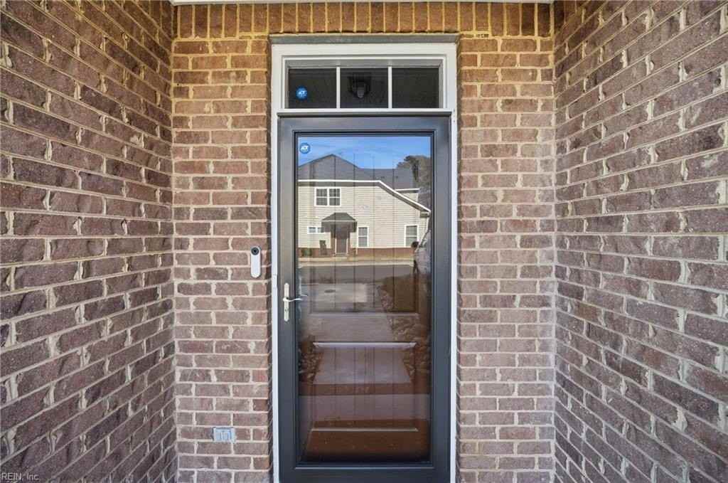 405 Green Meadow Dr - Photo 3 of 40