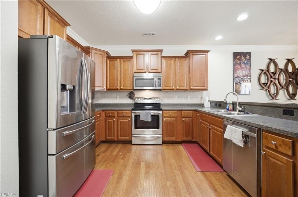 405 Green Meadow Dr - Photo 7 of 40