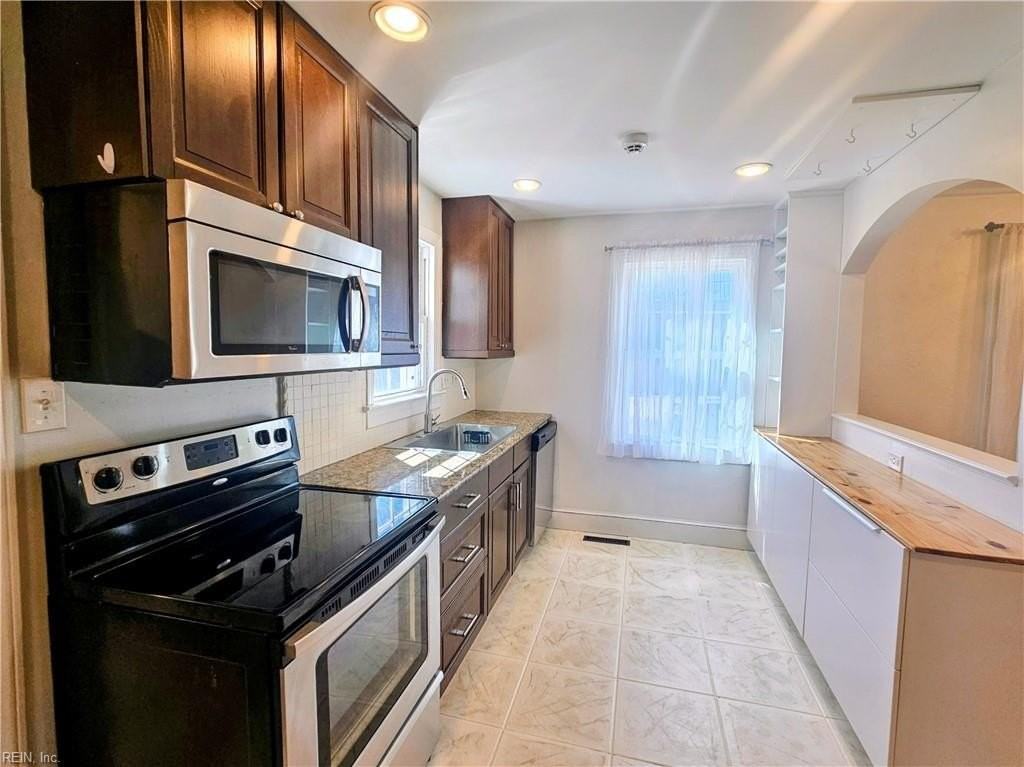 3776 Wayne Cir - Photo 5 of 50