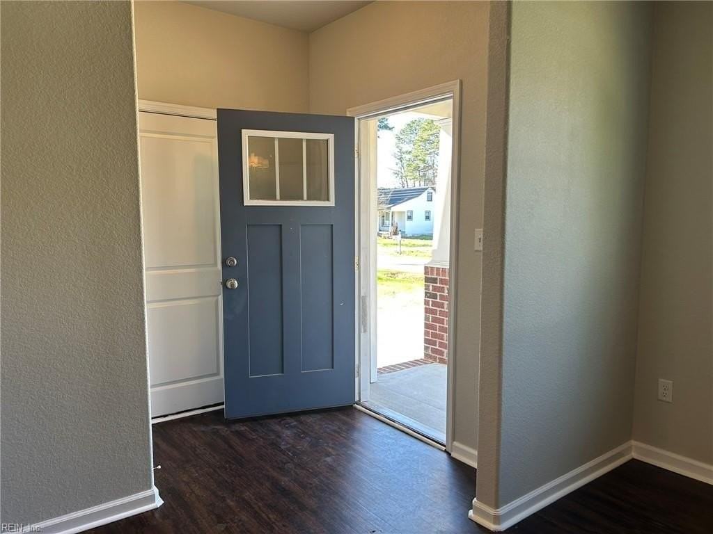 2051 Maywood St - Photo 4 of 50