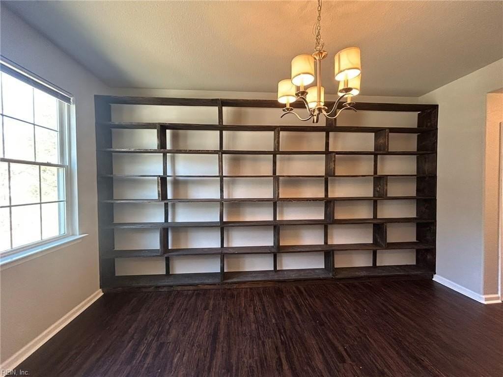 2051 Maywood St - Photo 5 of 50