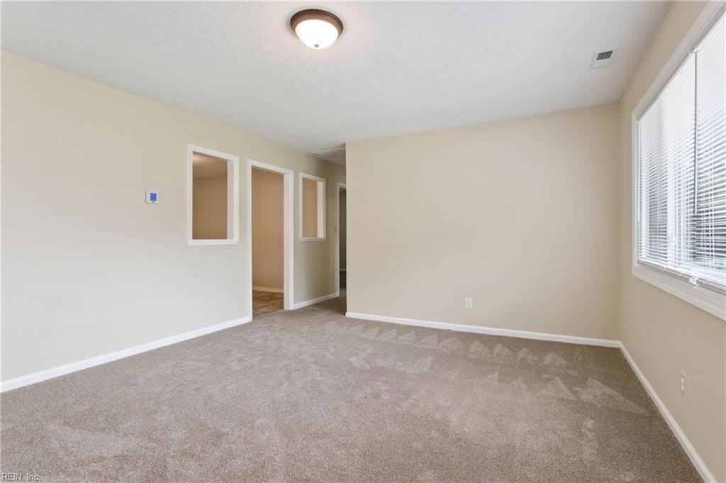 1110 21st St - Photo 4 of 25