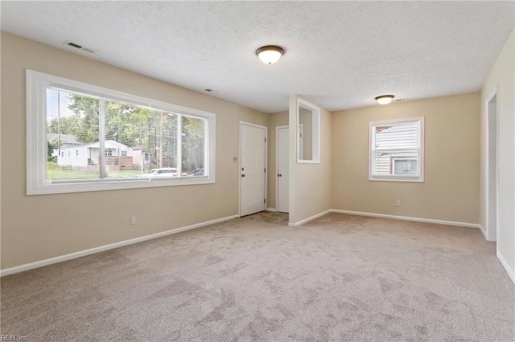 1110 21st St - Photo 6 of 25