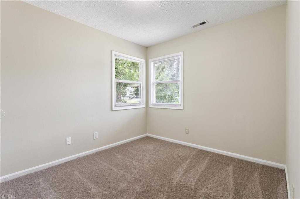 1110 21st St - Photo 7 of 25