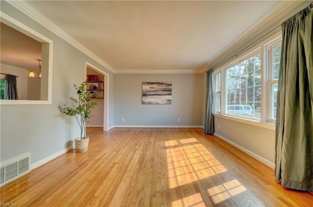 4656 John Alden Rd - Photo 6 of 46