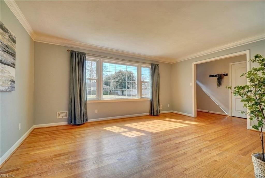 4656 John Alden Rd - Photo 7 of 46