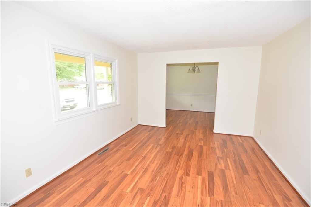 6101 Tradewinds Ct - Photo 5 of 21