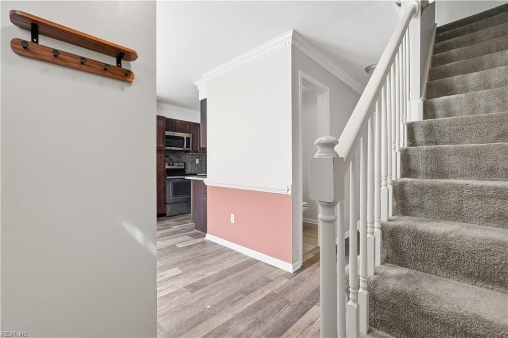 1328 Mill Lake Quarter - Photo 4 of 40