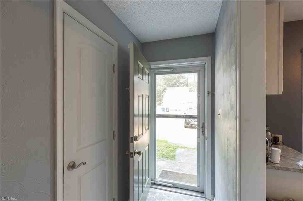 502 Lake Havasu Dr - Photo 3 of 24