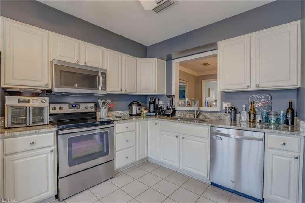 502 Lake Havasu Dr - Photo 4 of 24