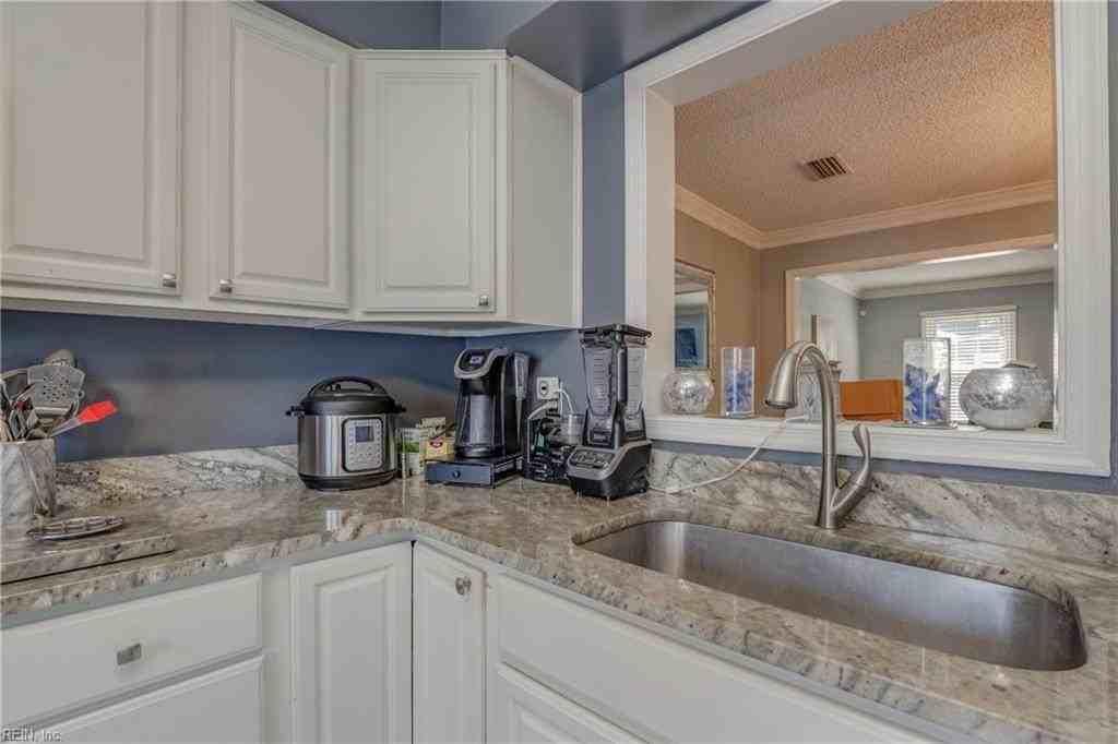 502 Lake Havasu Dr - Photo 7 of 24