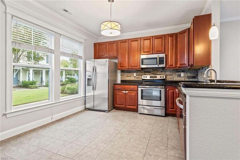 611 Vero St - Photo 4 of 25