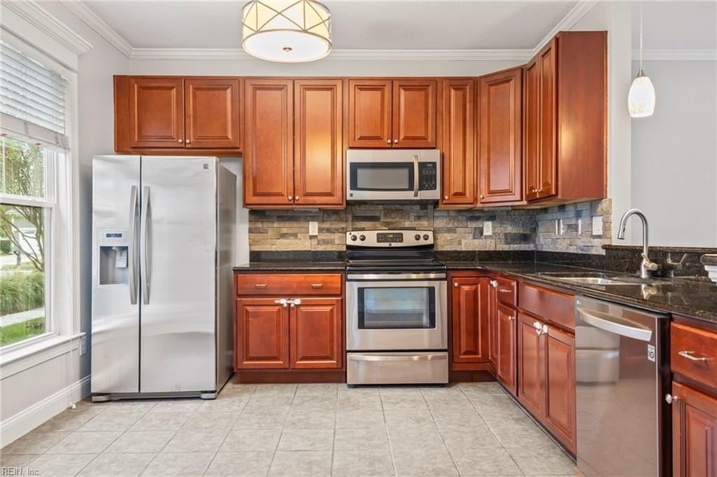 611 Vero St - Photo 5 of 25