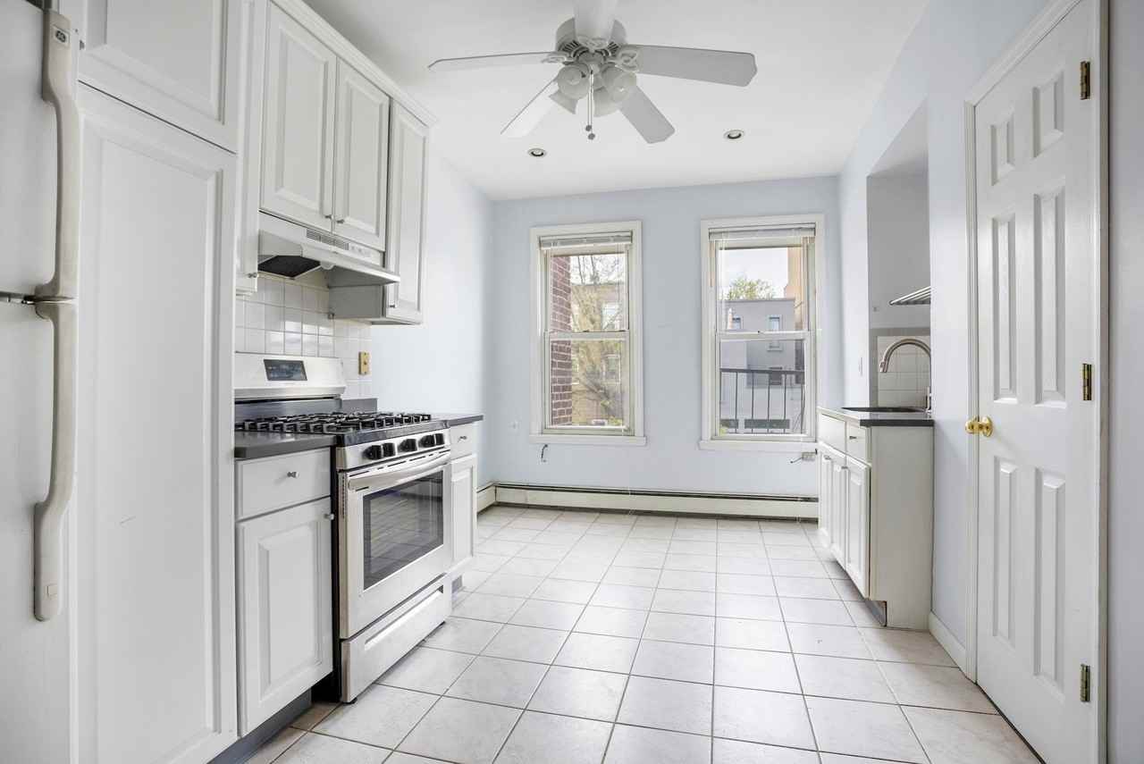 107 Freeman St Apt 2 - Photo 5 of 5