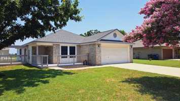 featured image of 804 Moon Glow Dr #1