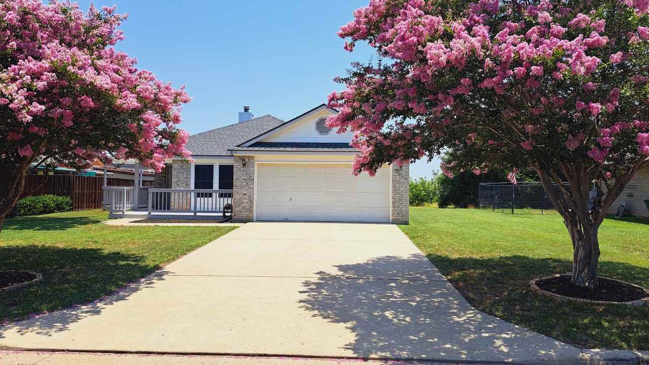 804 Moon Glow Dr #1 - Photo 2 of 25