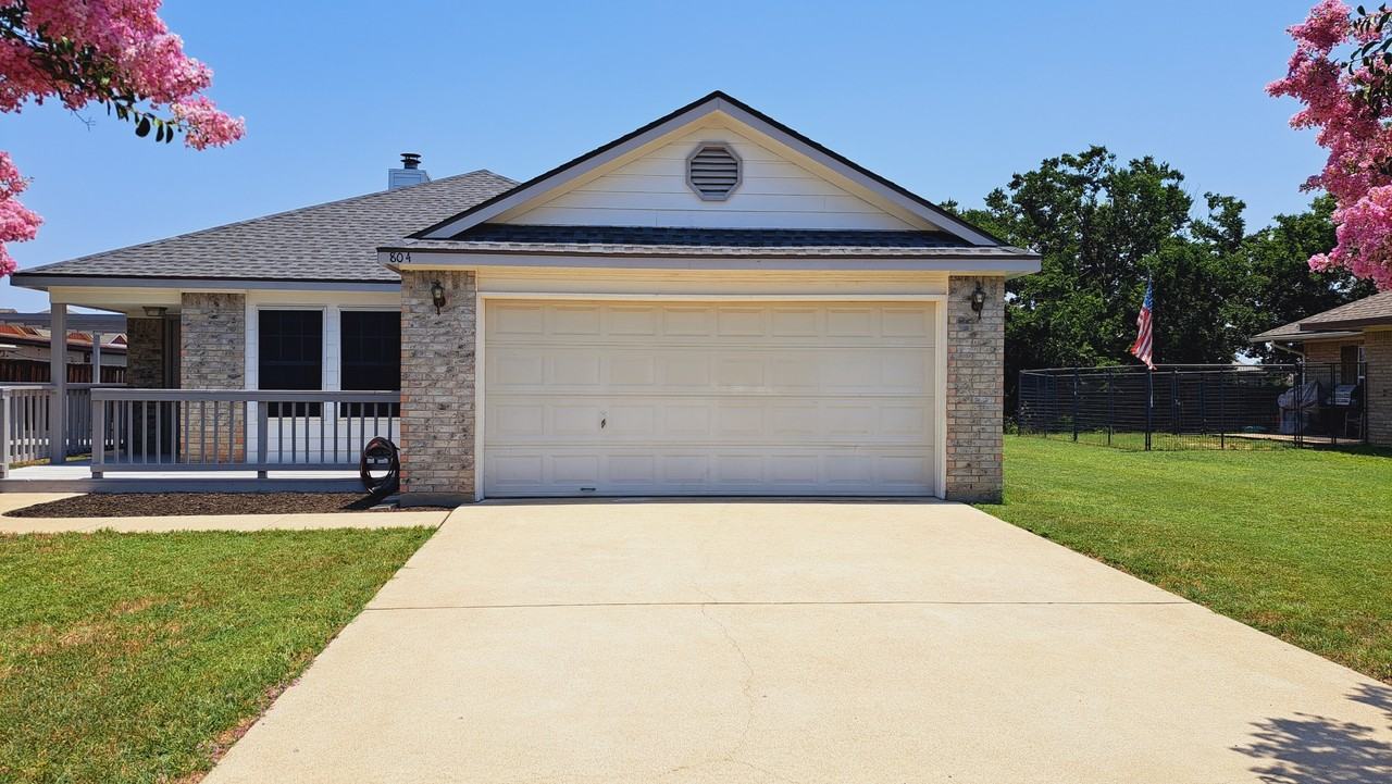 804 Moon Glow Dr #1 - Photo 3 of 25