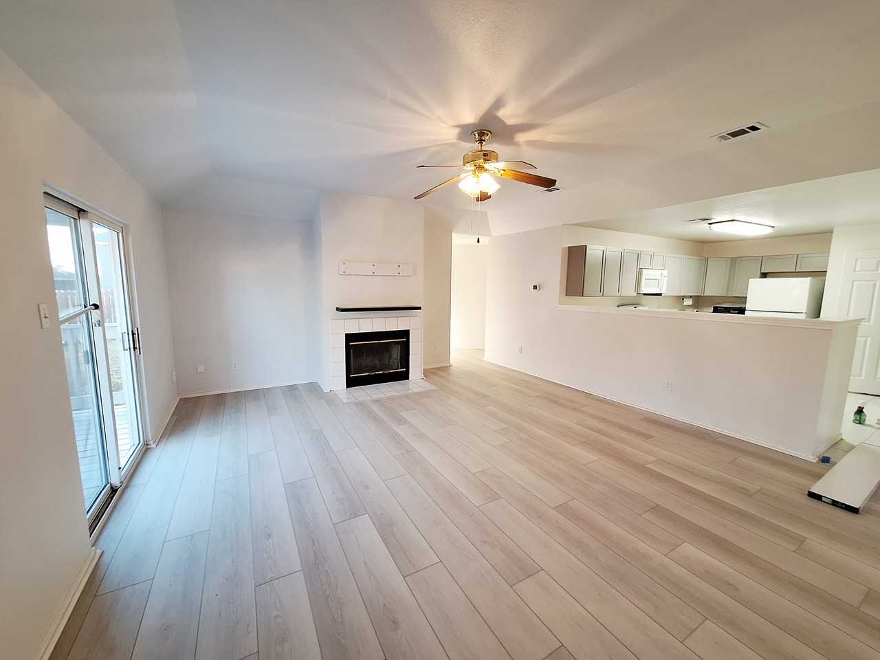 804 Moon Glow Dr #1 - Photo 5 of 25