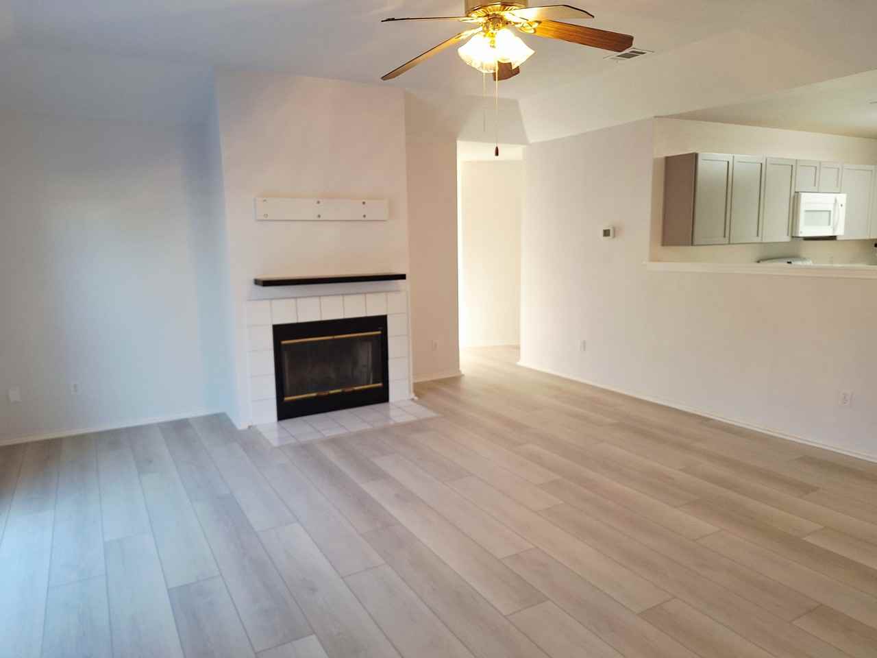 804 Moon Glow Dr #1 - Photo 6 of 25