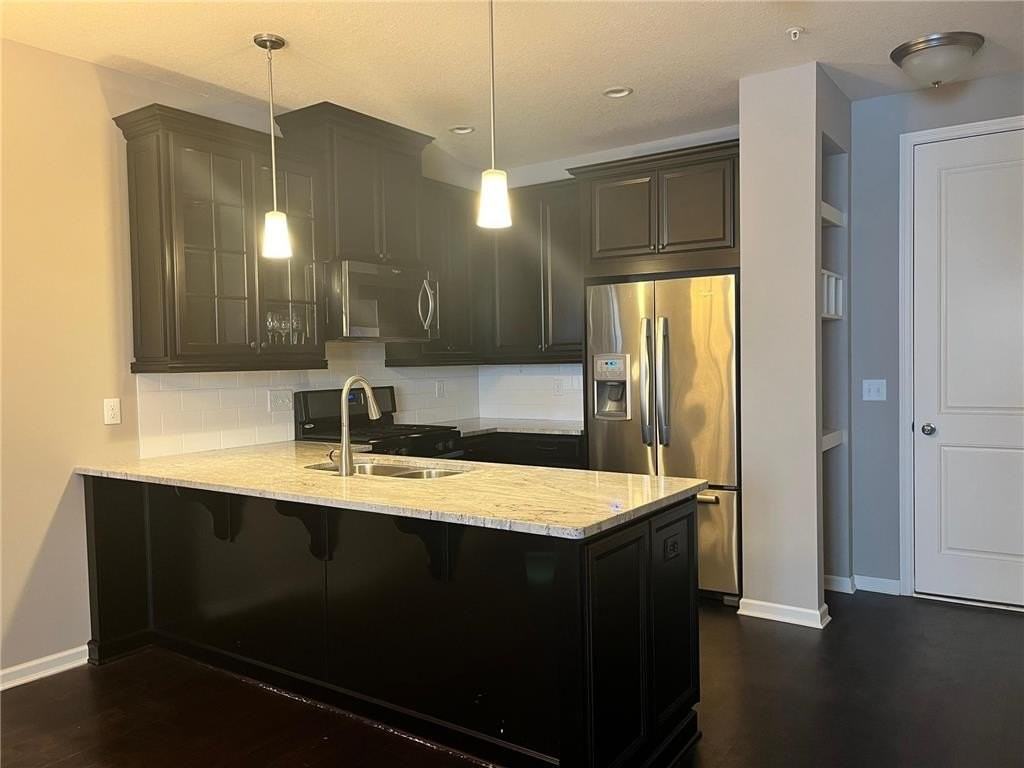 6876 Crosby Ct - Photo 6 of 30