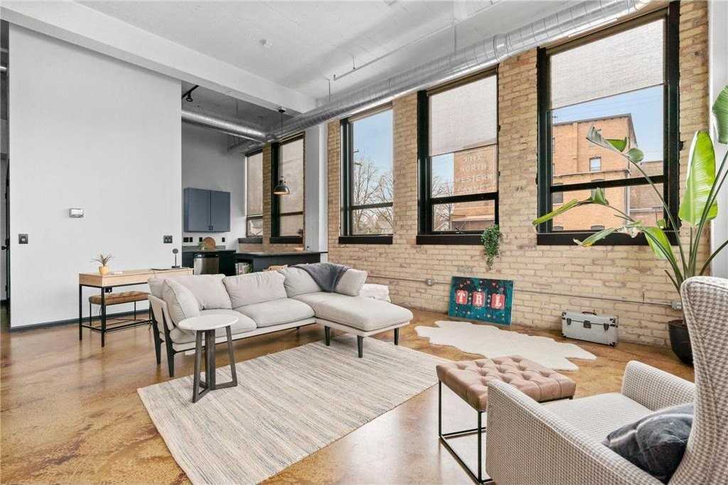 1701 Madison St Ne #103 - Photo 3 of 26