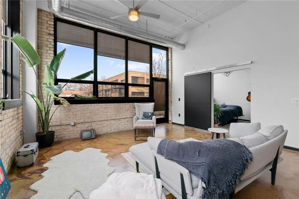 1701 Madison St Ne #103 - Photo 5 of 26