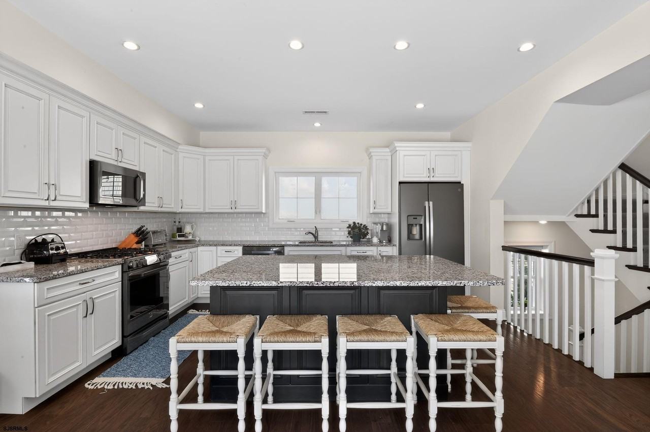 103 N Madison Ave - Photo 3 of 31