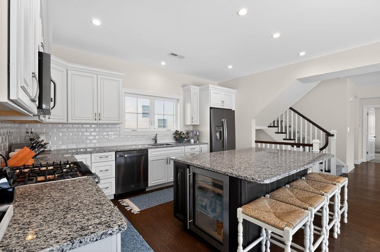 103 N Madison Ave - Photo 4 of 31