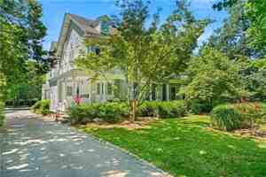 featured image of 141 Narragansett Ave Apt 2c