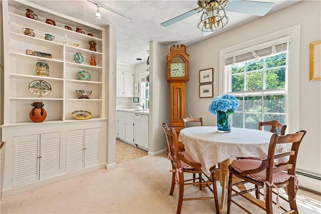 141 Narragansett Ave Apt 2c - Photo 5 of 19