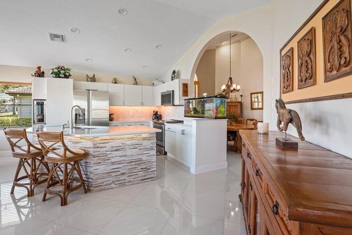 7211 Boynton Beach Boulevard - Photo 7 of 10