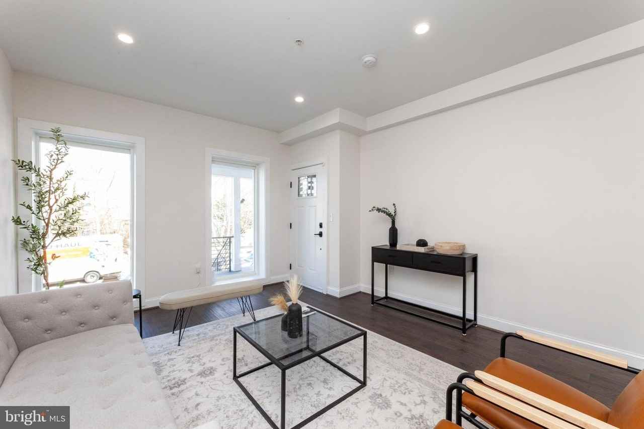 734 Kenyon St Nw Unit 2 - Photo 5 of 24